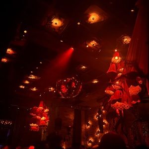 Meet your Posher, Vee